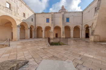 Chiostro del Convento degli Agostiniani, Lecce